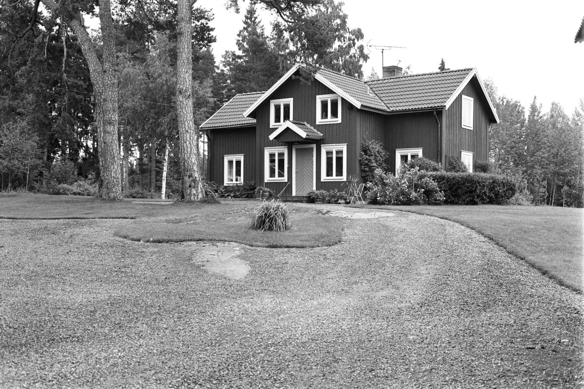 Bostadshus, Kvarntorp, Årby 1:2, Rasbokils socken, Uppland 1982