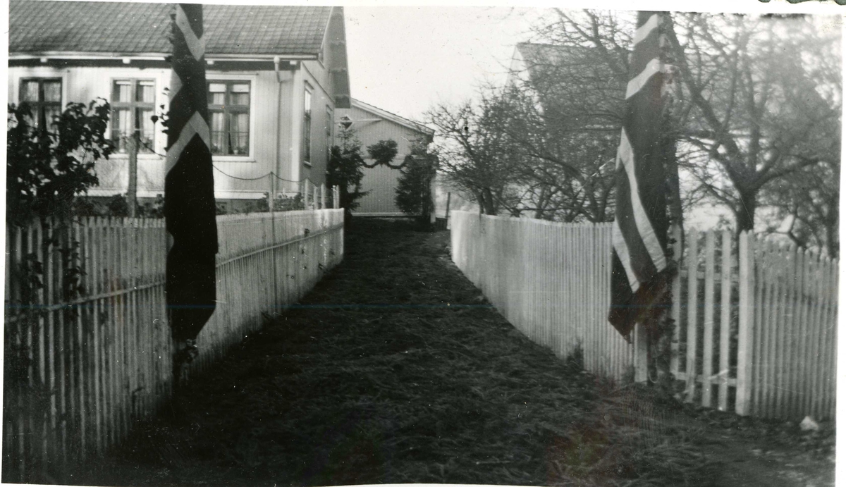 Flagg og æresport på plass til Adolf Heggstrøms begravelse, 9.11.1938..