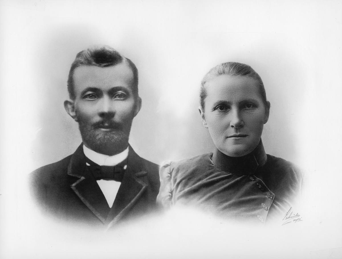 Gustav Lund (18621912) og Hansine f. Pettersen (18651940), Sigerfjord