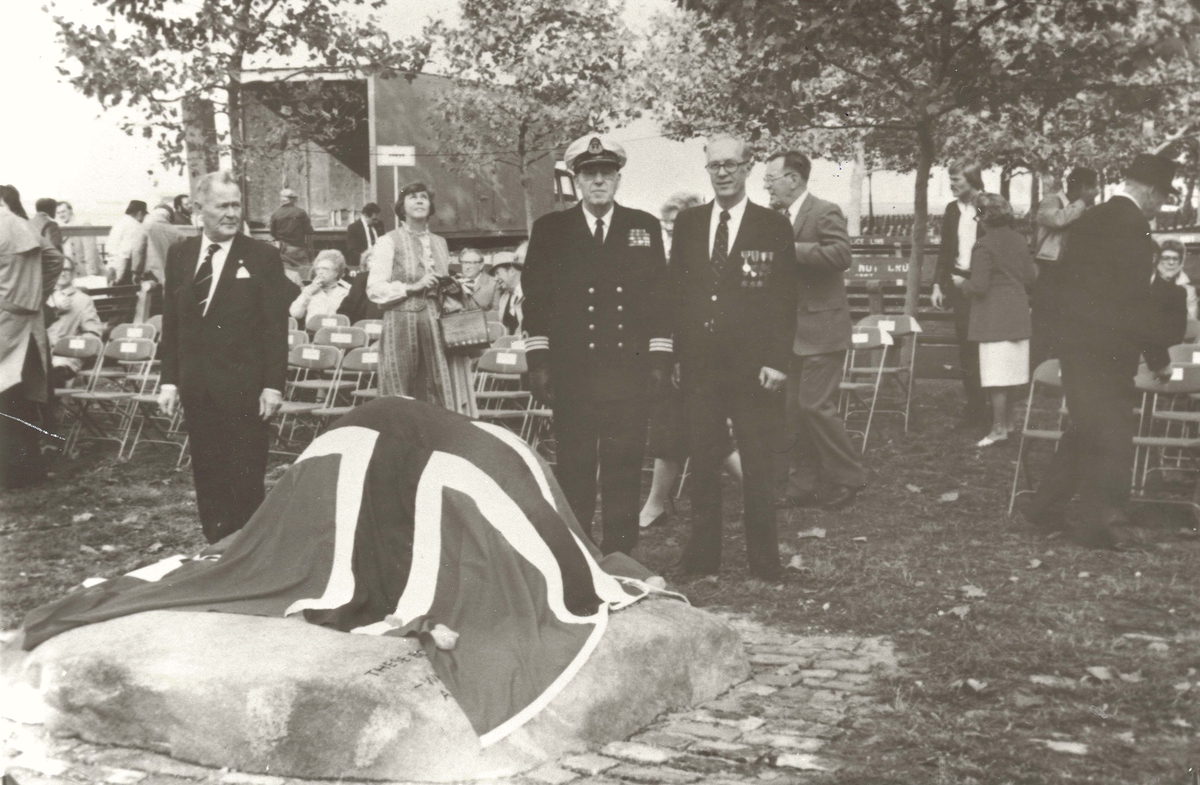 Motiv: Fra avdukingen av minnesteinen for krigsseilerne 1940/1945 i Battery Park, New York NY, den 21 okt 1982