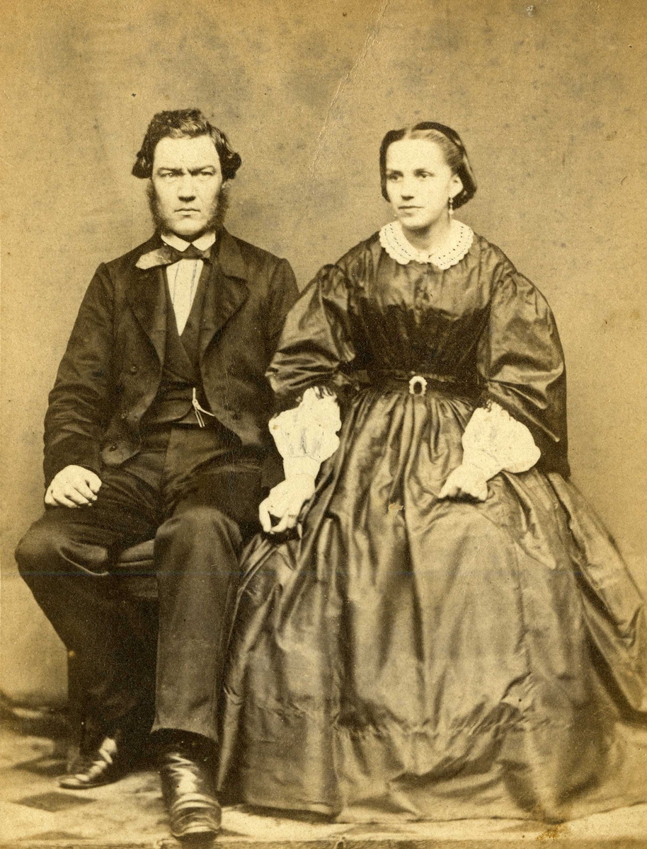 Samson Eitreim, døde 16.09.1881 og hans kone Olava Sophie , døde 20.03.1865