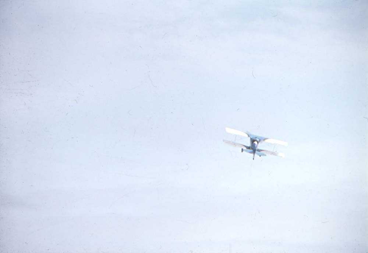 Luftfoto. Ett fly i luften, EAA Acro Sport, LN-BGK.