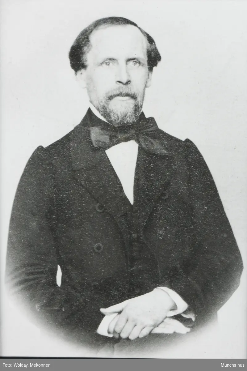 Dr. Christian Munch (1817 - 1889) Edvard Munchs far, var blandt annet korpslege og sanitetskaptein. 
