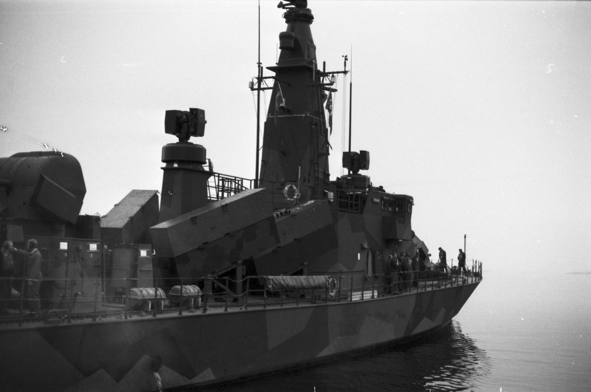 Bilden visar korvetten Göteborg i örlogshamn Karlskrona.