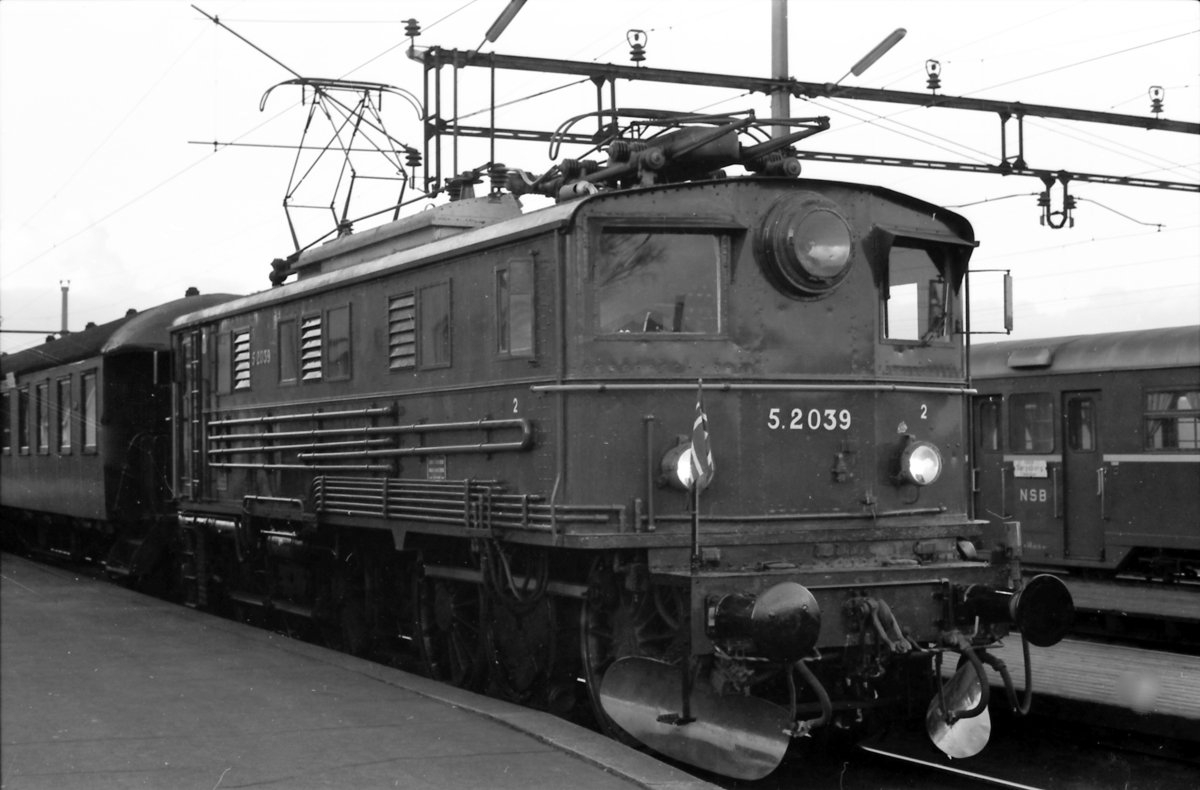 5 2039