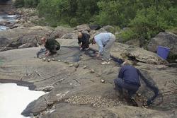 Käpälä-fisket. Bildet er tatt i juli 2002. Nota klargjøres a