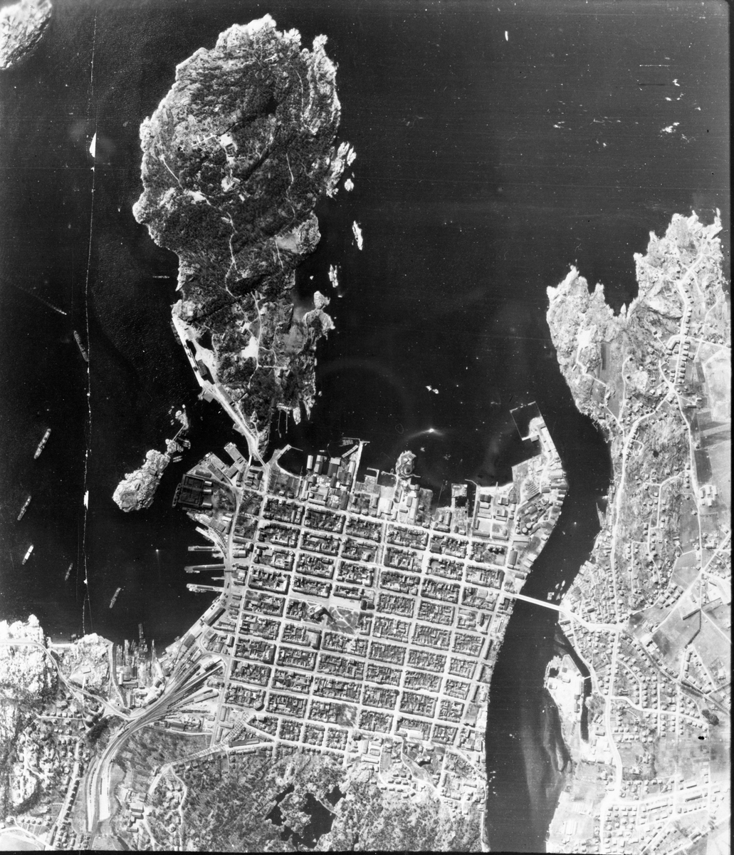 Motiv: Odderøya fort. Luftfoto 2. mai 1942.