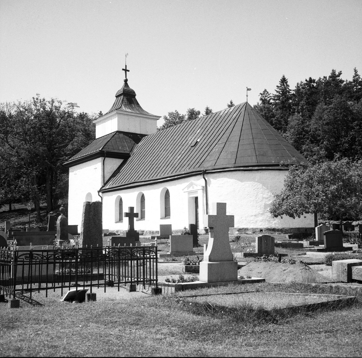 Steninge kyrka