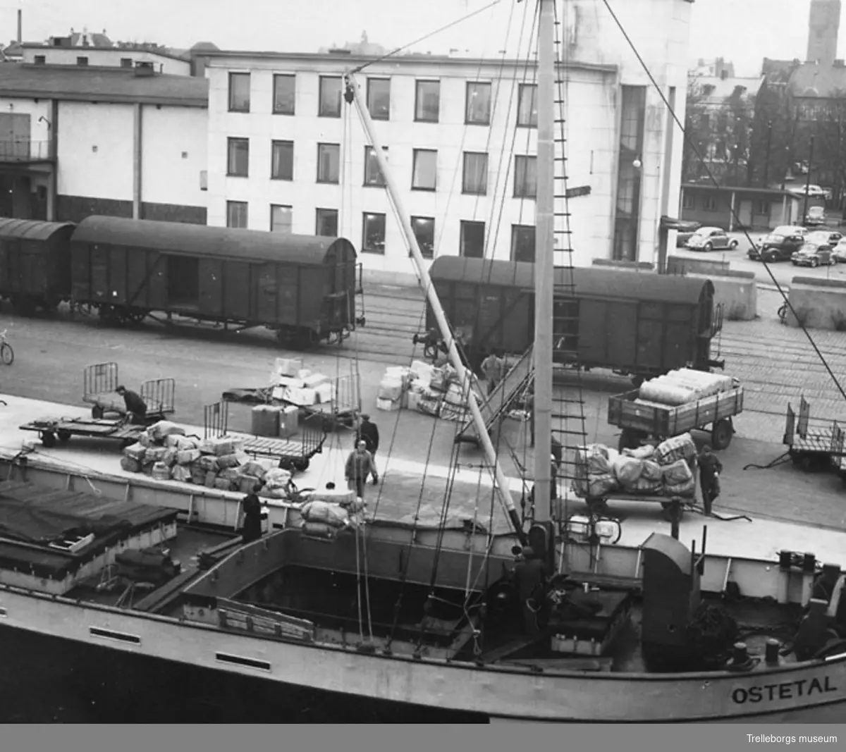 Postbåten Ostetal i Trelleborgs hamn. 1959. Med denna båt ankom paketpost från Tyskland till Sverige.