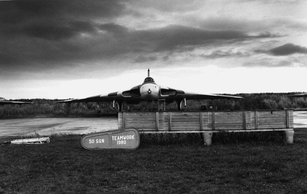 Lufthavn-flyplass  En Hawker Siddeley Vulcan B. Mk2 i Bodø.  