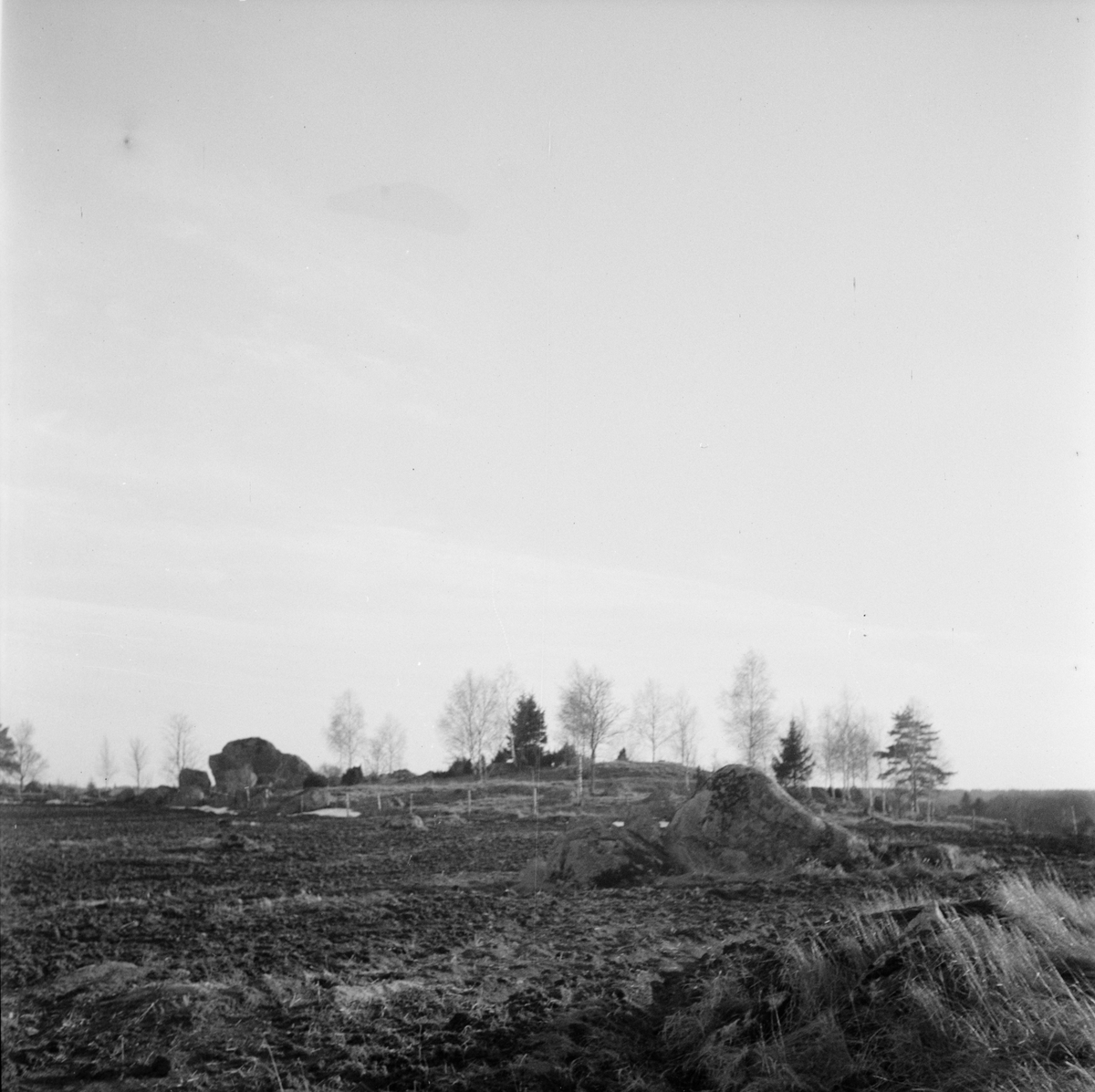 "Påskpromenaden", landskapsvy, sannolikt Fittja socken, Uppland 1948