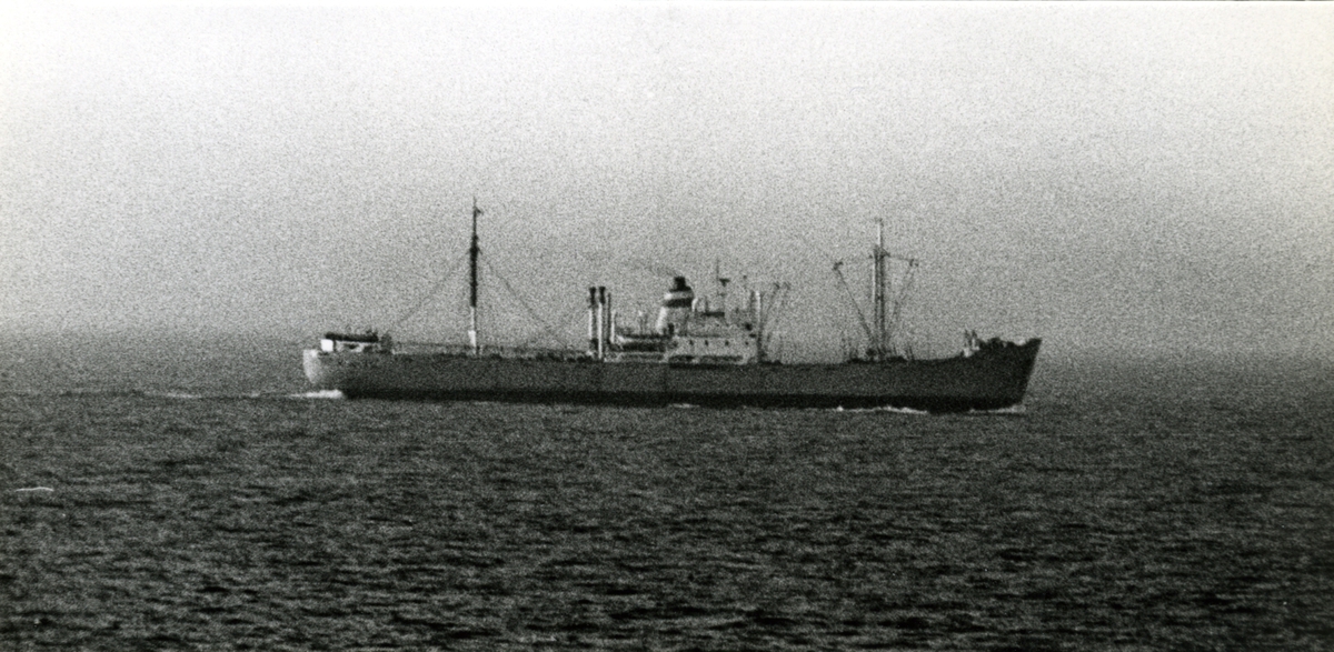 Ägare:/1946-76/: Navigation Maritime Bulgare. Hemort: Varna.