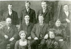 Foran fra venstre: Oleanna Rørstrand og Eline Rørstrand. 2. 