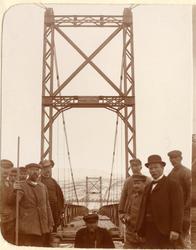 Kirkenes bru. Arbeidslag, under bygging av Kirkenes bru over