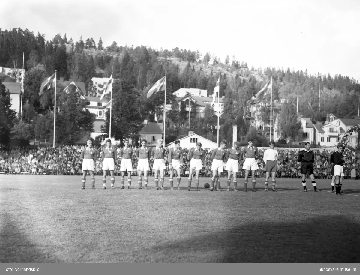 Fotbollslandskamp i Idrottsparken, Sverige-Finland.