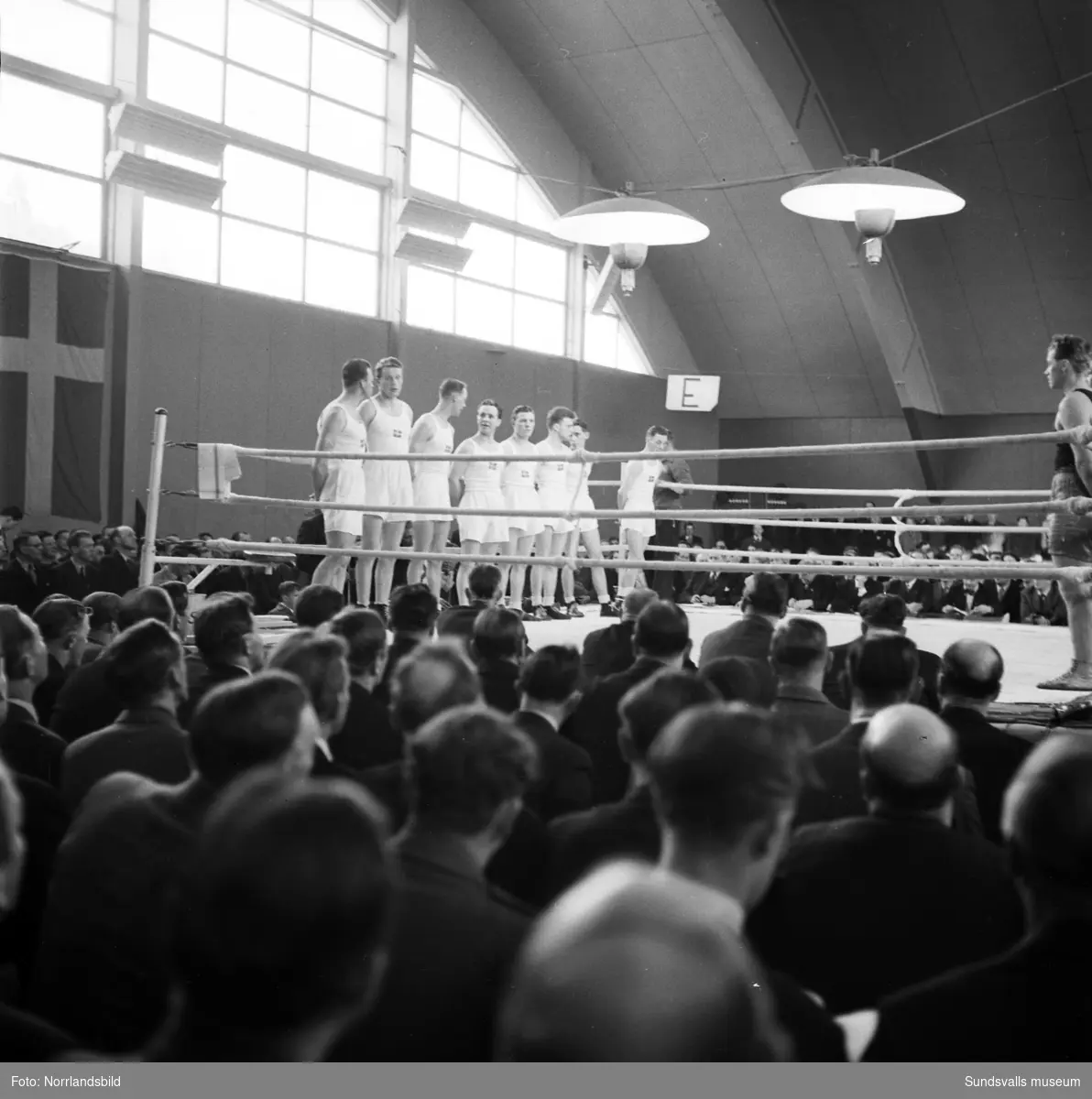 Boxningstävling i tennishallen, Nordfinland-Nordsverige.