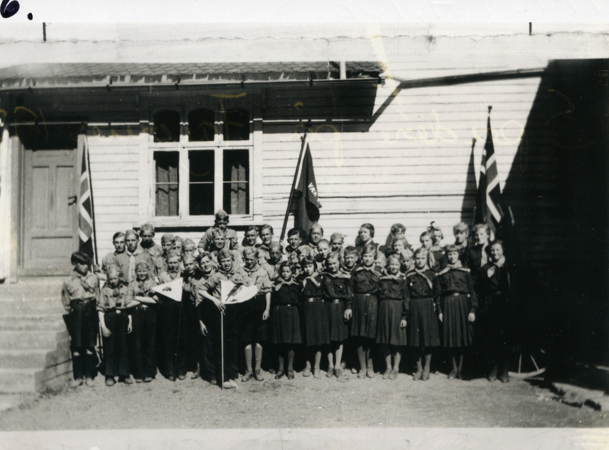 Gruppebilde av speidere på Fagernes, 1930