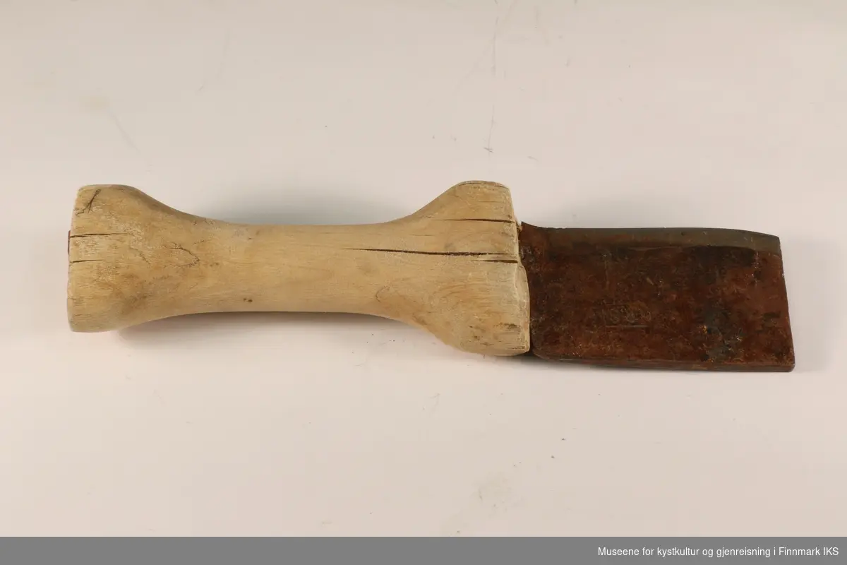 Flekkekniv som ble brukt til flekking av fisk for salting.
