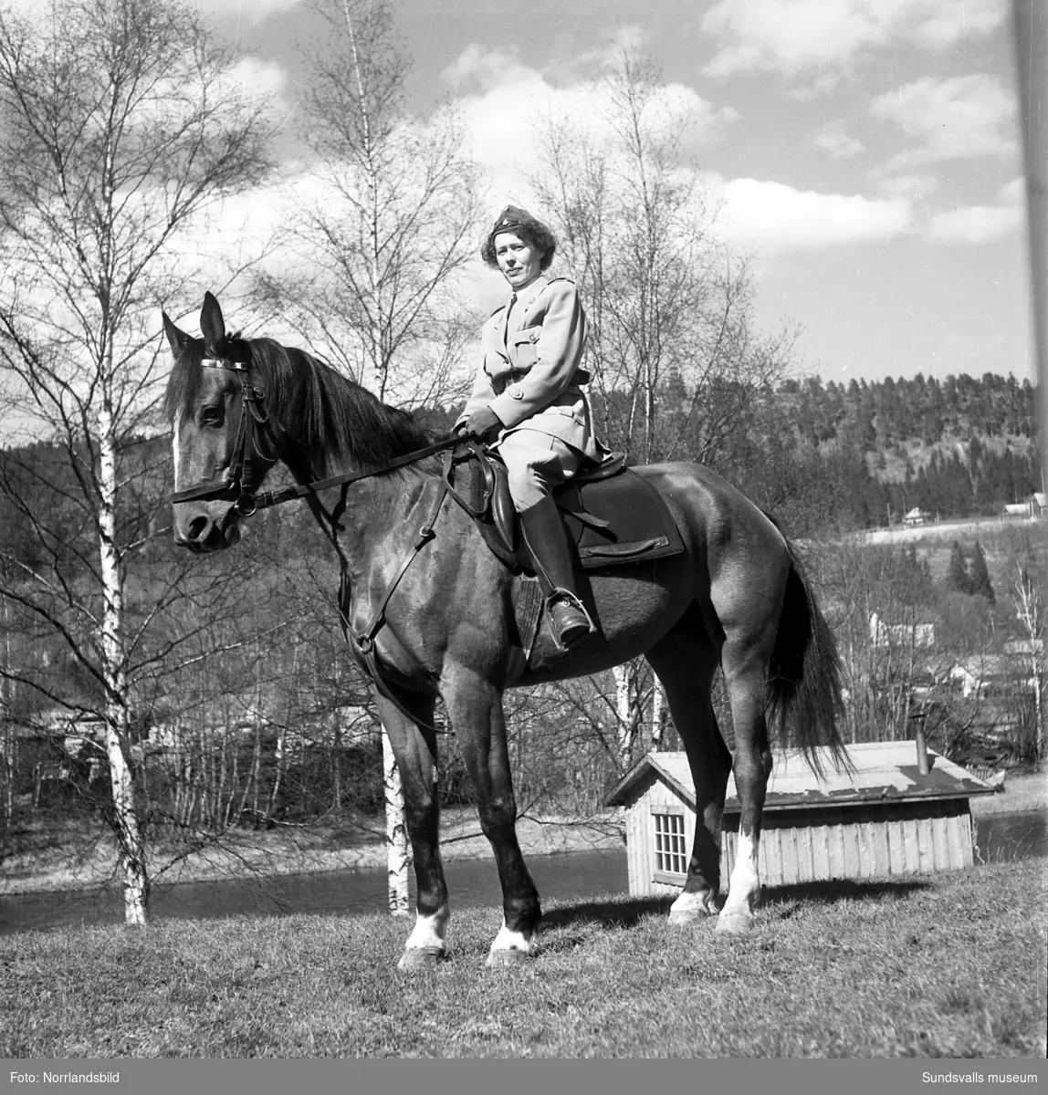 Greta Möller på ridskolan sommaren 1950.