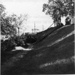 Rester av Olavsvollen i hagen til St. Mariegate 21 (nå revet