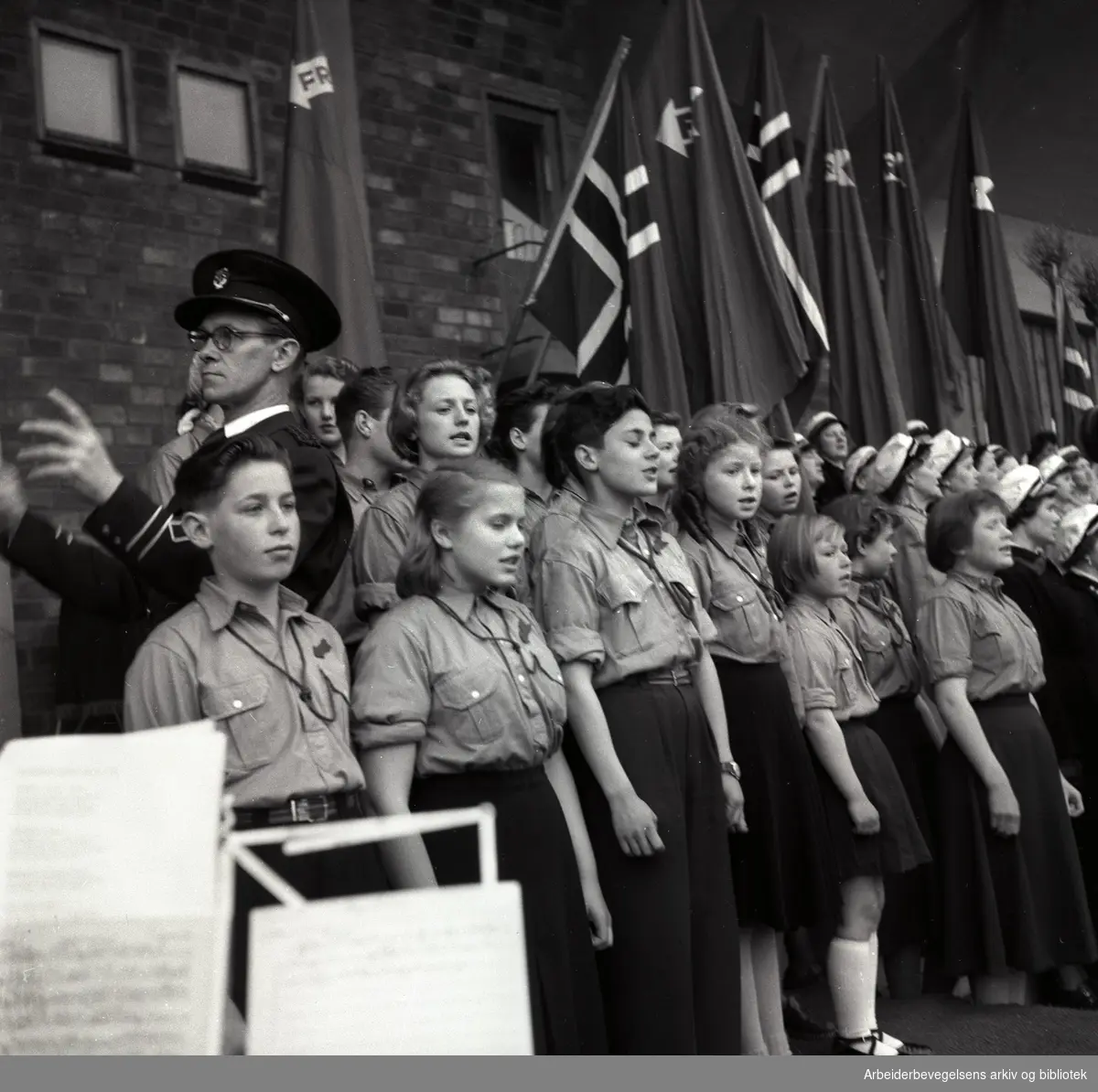 1. mai 1953 i Oslo.Framfylkingens stevne på Jordal Amfi..