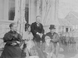 Fotoarkivet etter Gunnar Knudsen. Gruppebilde, Borgestad går