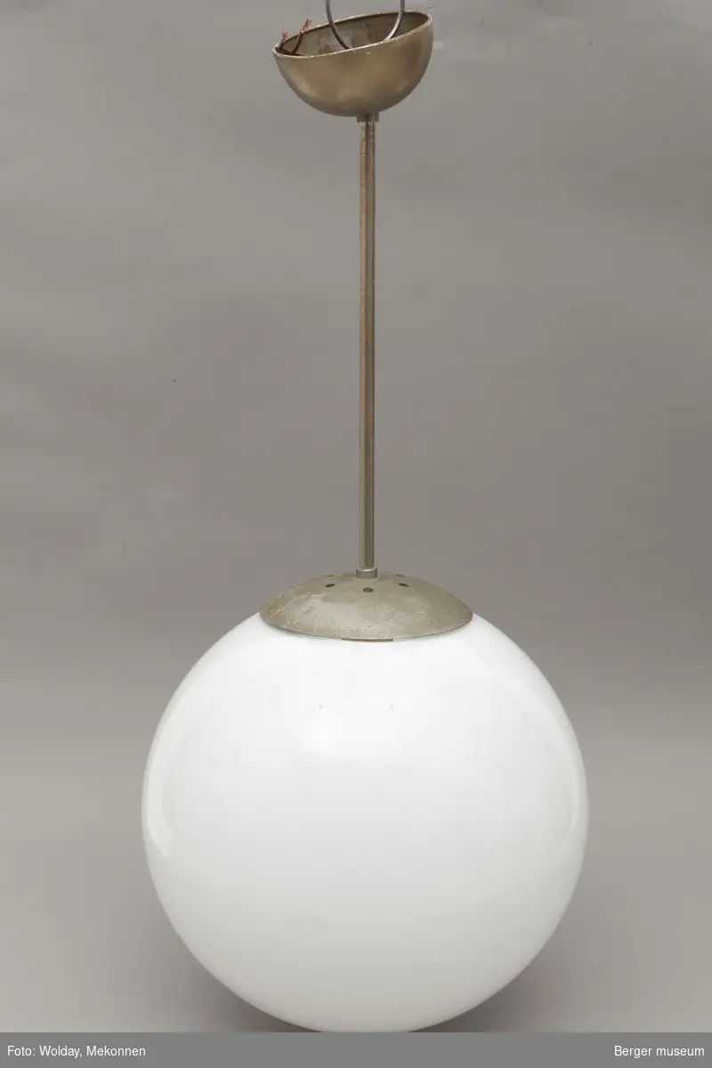 Lampekuppel i hvitt, opakt glass