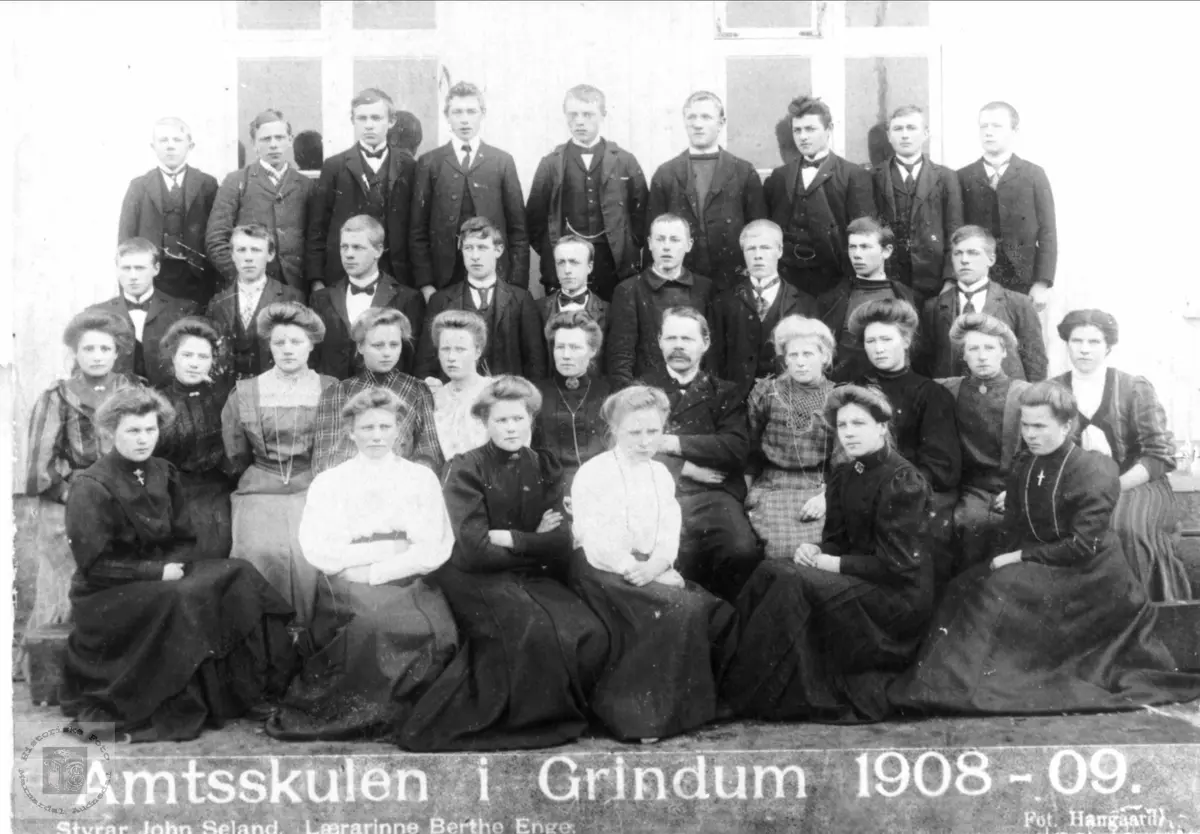 Amtskulen i Grindheim 1908-09