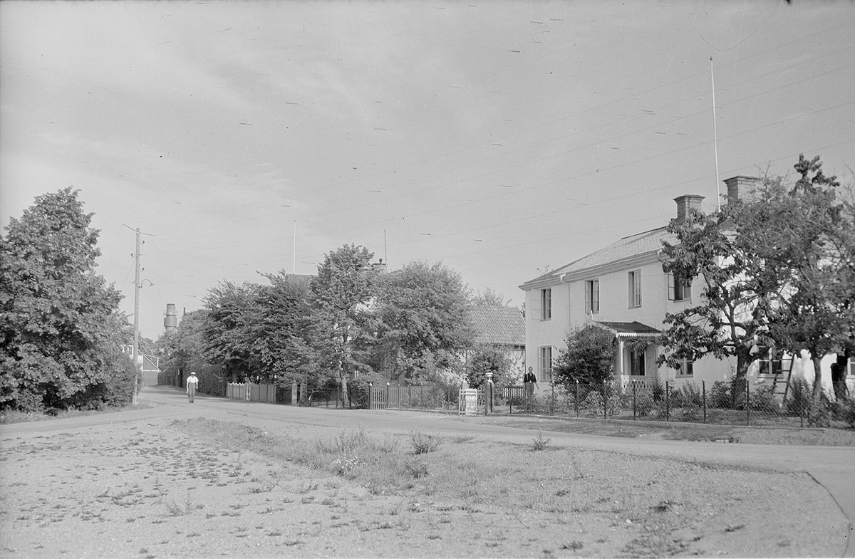 Bebyggelse i Malmslätt, mitt emot järnvägsstationen, 1940-tal.
