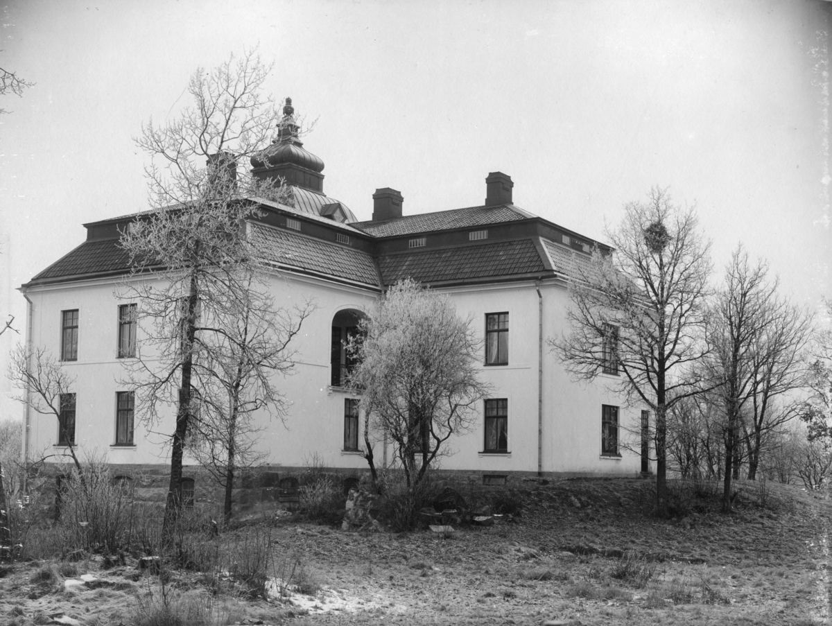 direkt-r-j-p-johansson-1853-1943-med-familjs-bostad-villa