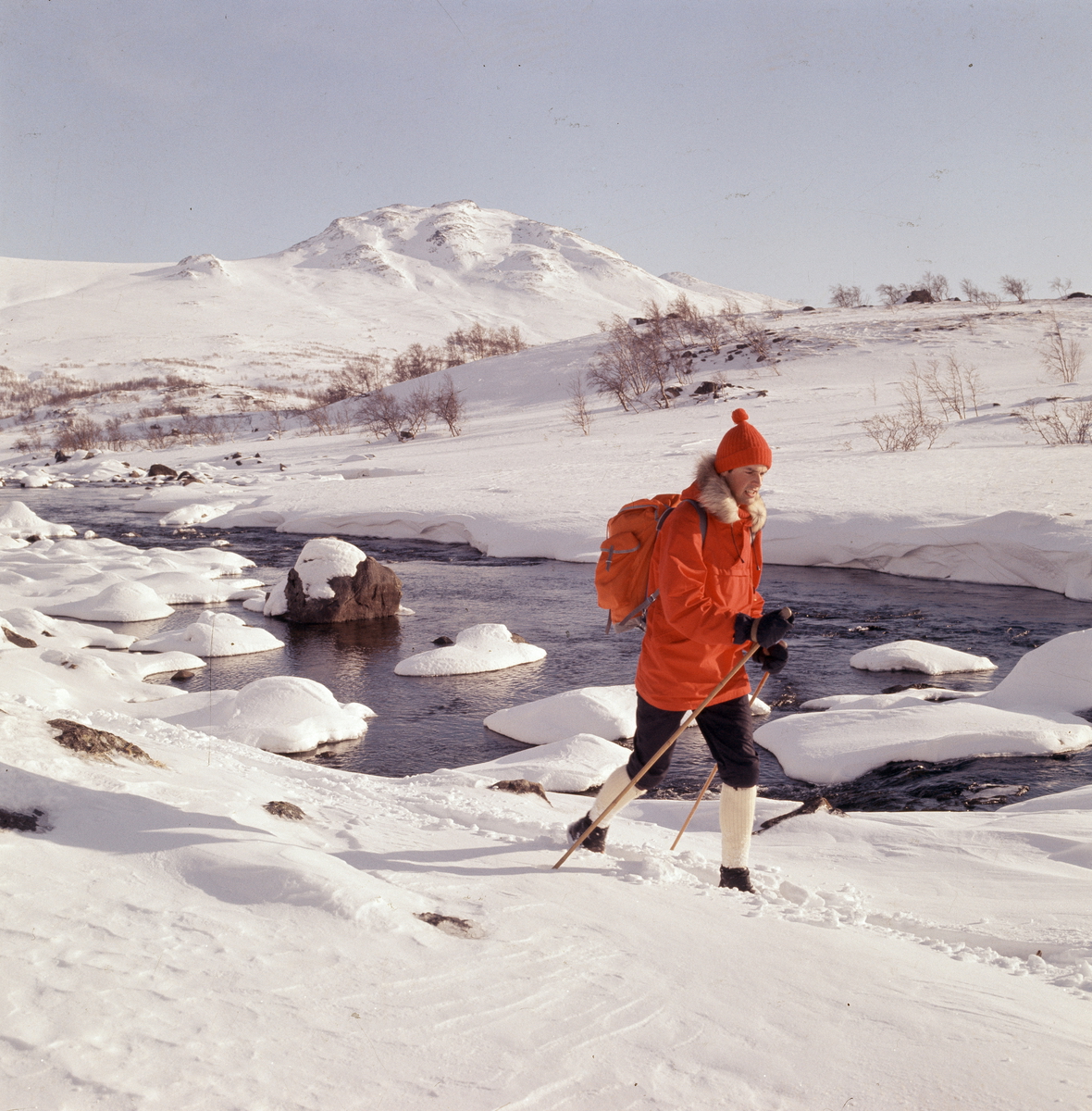Påskrift: .På tur langs Sjoa i Jotunheimen. .-5.Påsken 1969.