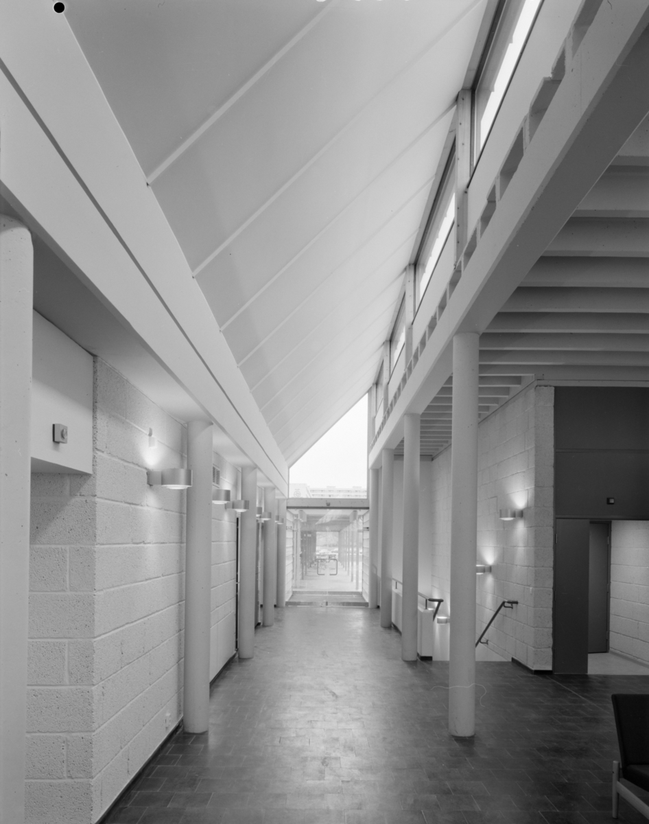 Interiørfoto av en gang.