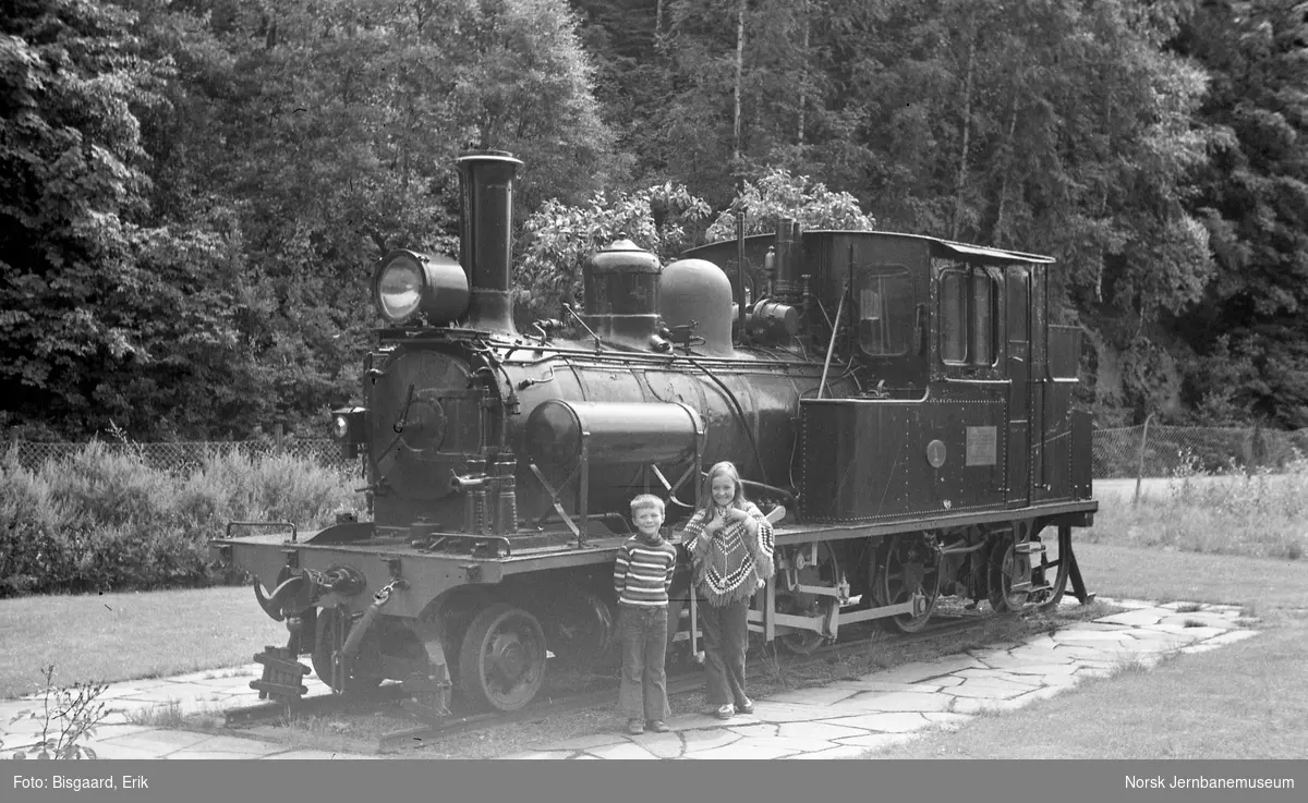 Utstilt damplokomotiv nr. 1 på Grovane stasjon