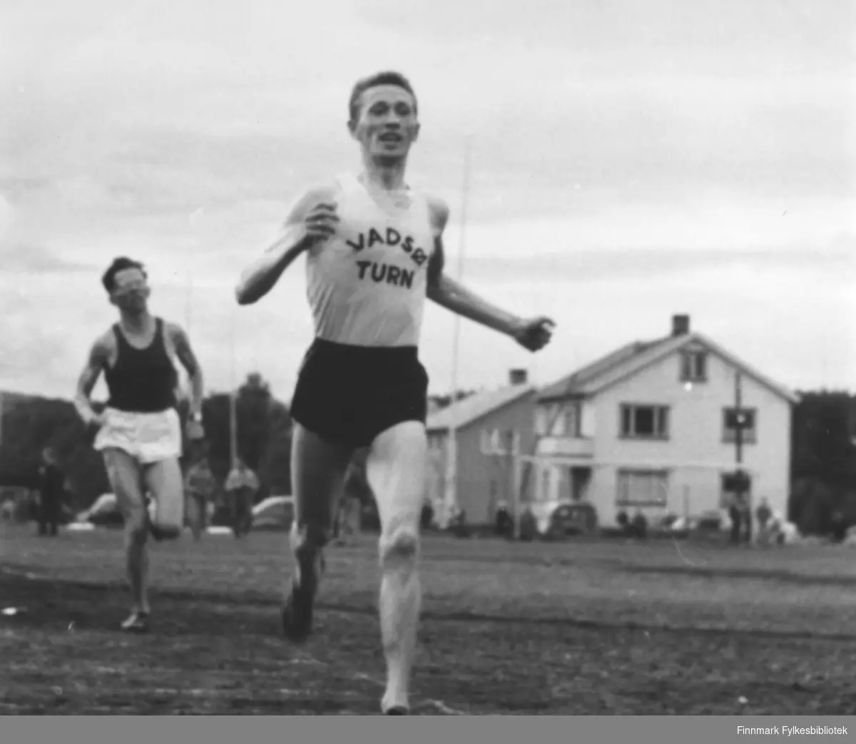 "Russer-stevnet" i Kirkenes i 1959. Seier i 1500 m til Ragnvald Dahl på banerekord: 4.05.