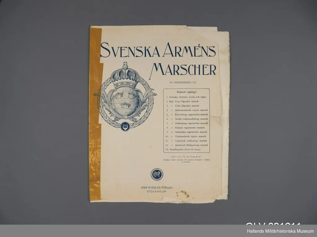 Musiktryck. Arrangemang för piano. Separat upplaga ur album Svenska Arméns Marscher. Originalmarschens namn: "Admiral Stosch". Del av första sidan saknas.