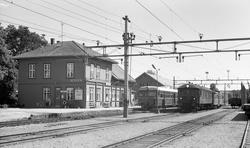 Mysen stasjon med motorvognsett type 69 og 65