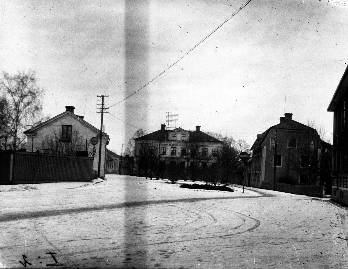 Östra och Västra Långgatan omedelbart före rivningen av Broströmska gården 1946. Fotograf: KJ. Österberg Fotokopia finns.