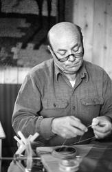 Fluebinding i interiør.