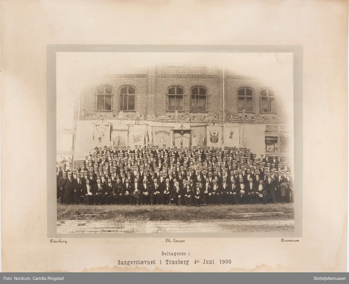 Deltagerne i sangerstevnet i Tønsberg 4. juni 1900