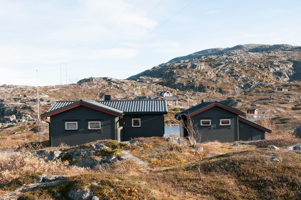 Tur Bjørnfjell, Grusgropa, bilder av hytter.