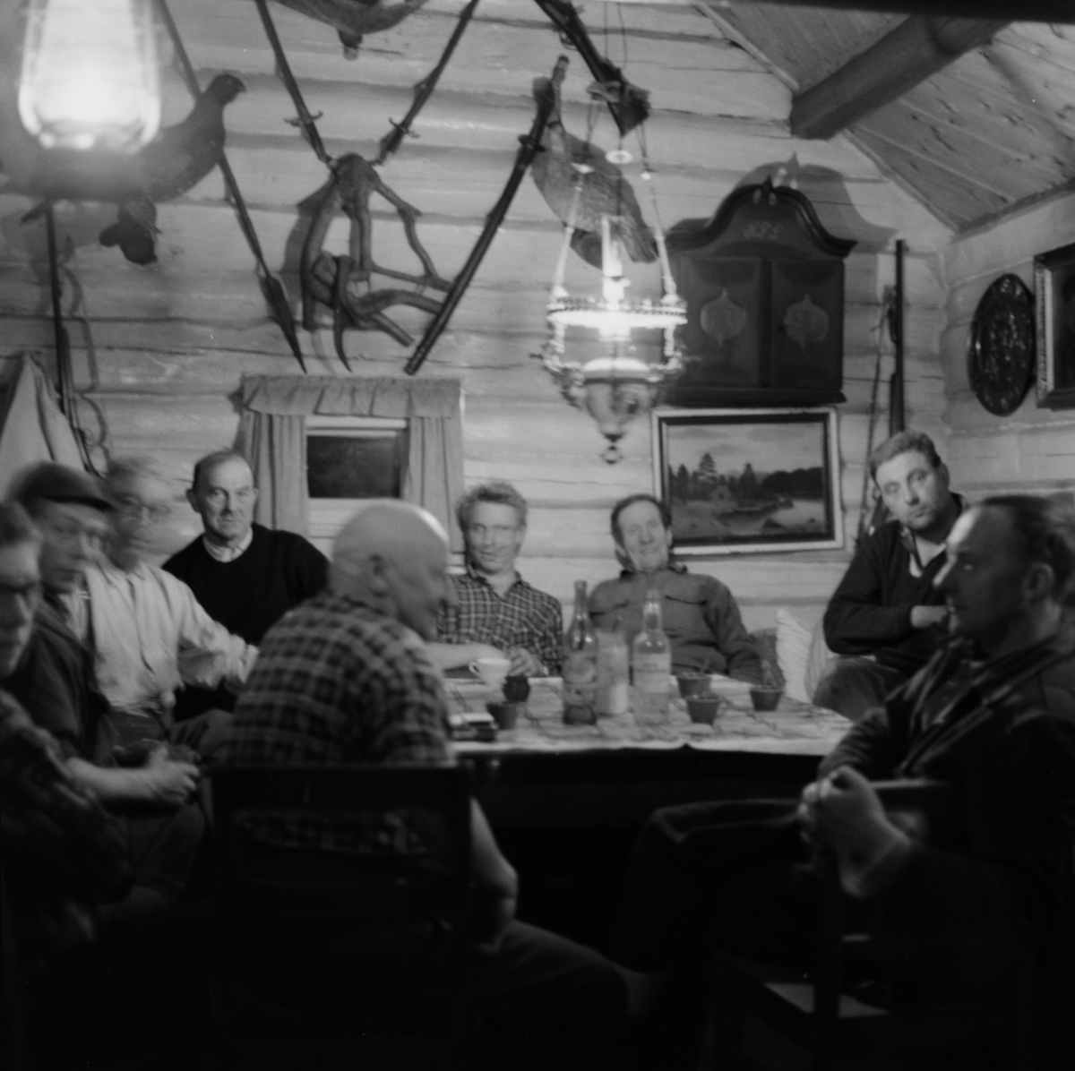 Arbeidslag fra reising av bauta på Nordli i Ullensaker 1960-63.