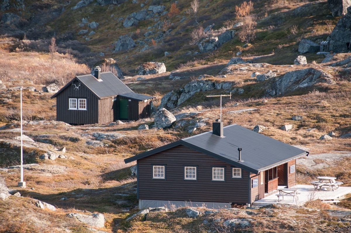 Tur Bjørnfjell, Grusgropa, bilder av hytter.