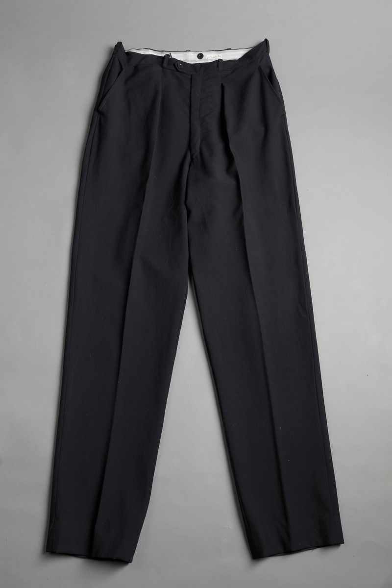 N.A.L. purseruniform bestående av jakke, bukse, lue, 2 skjorter, slips,