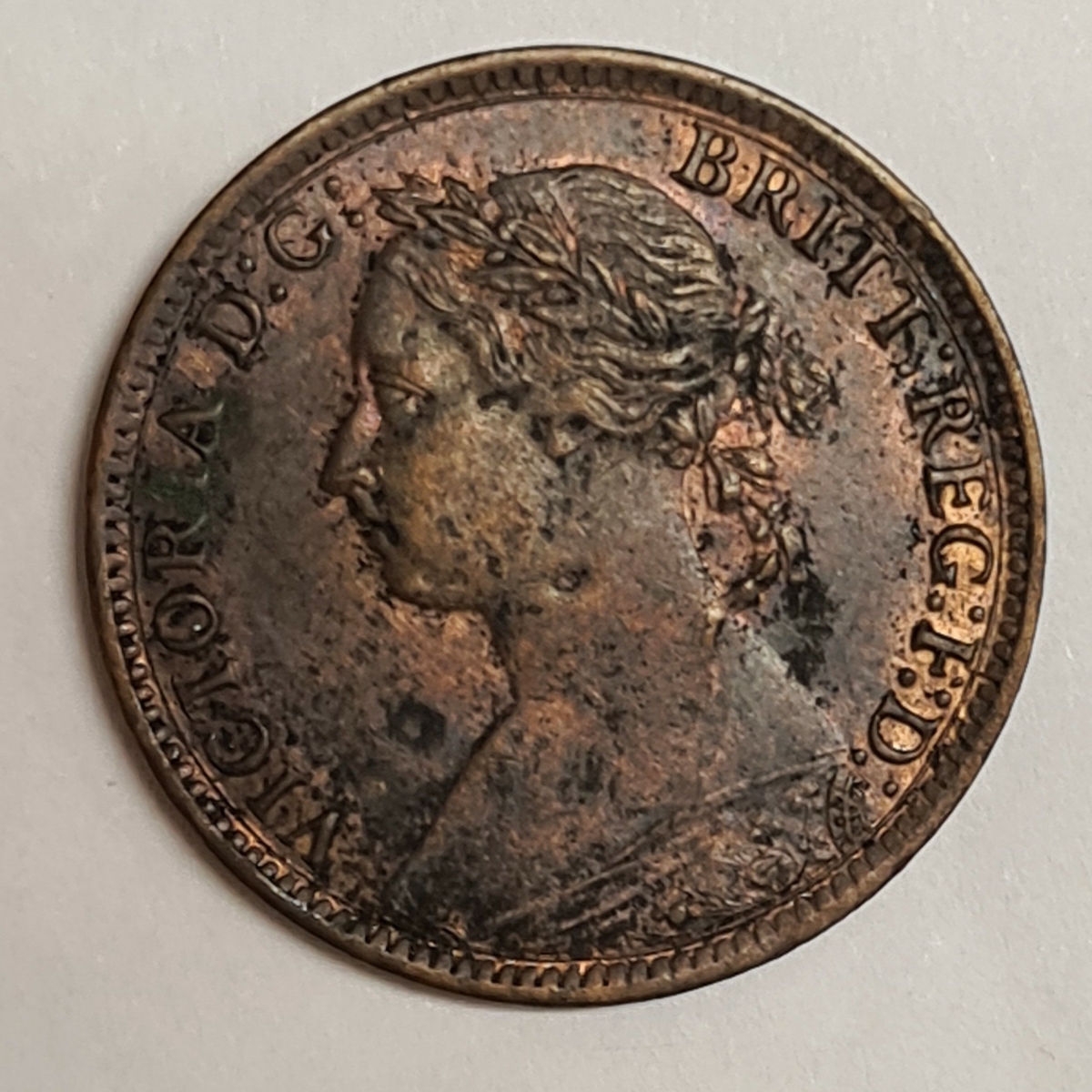 Ett mynt från Storbritanien/England.
Farthing 1883