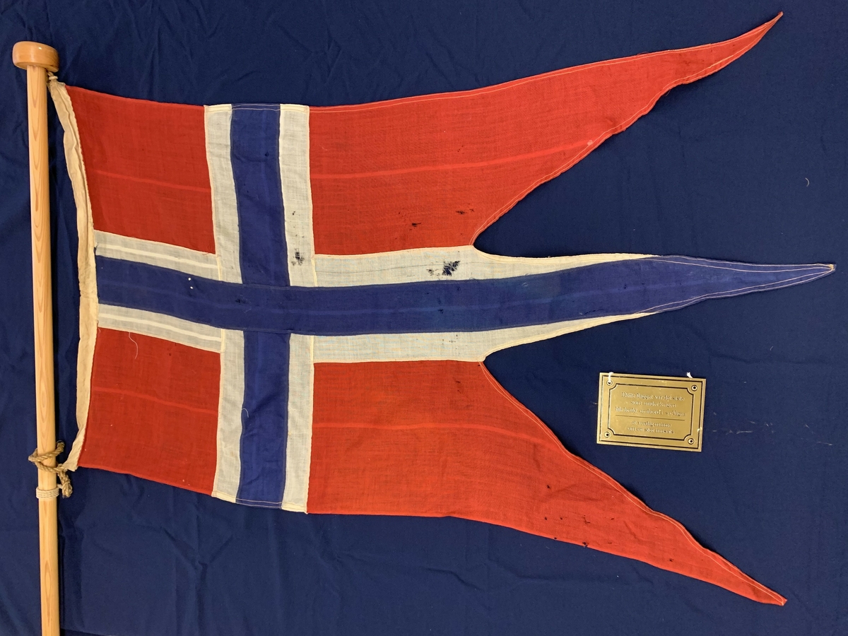 Det norske flagget med splitt. 