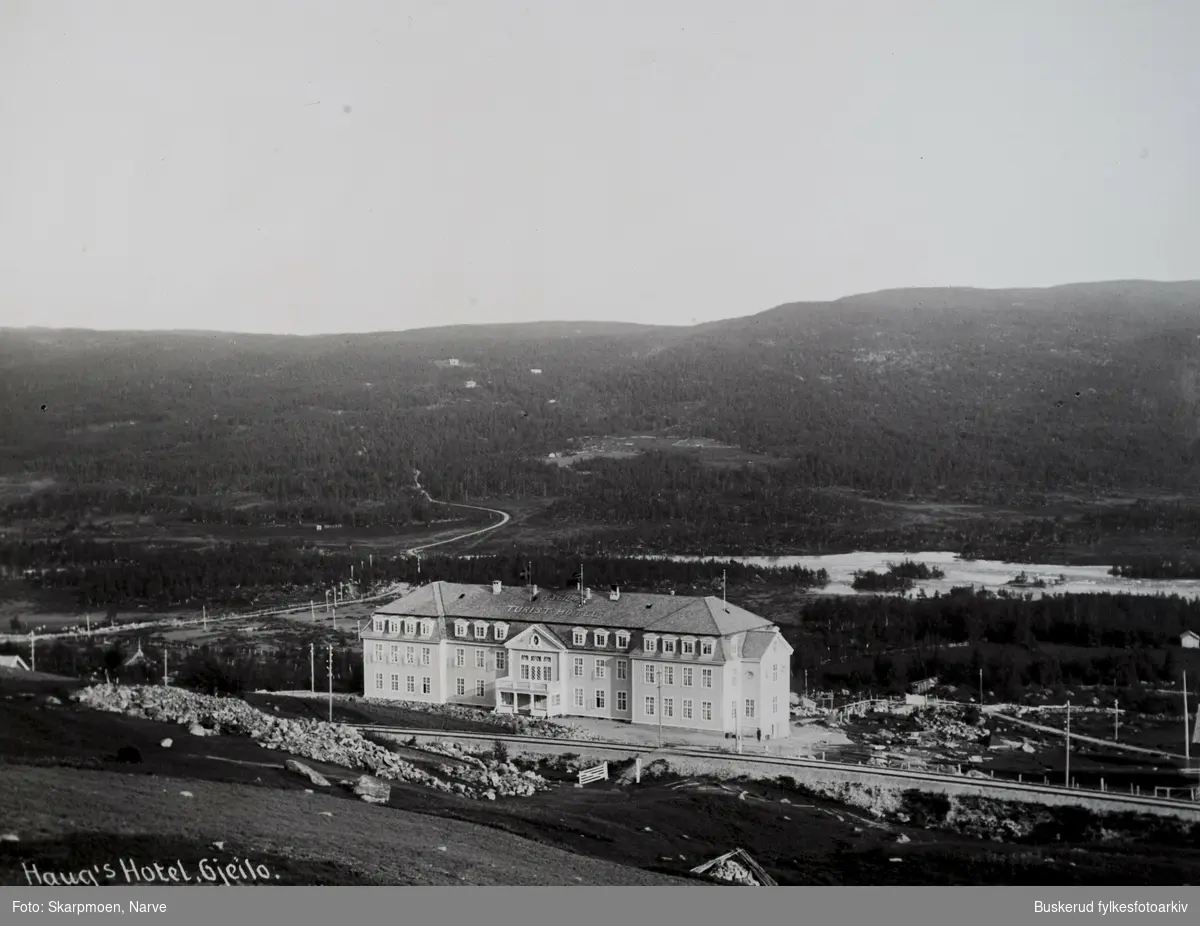 Haugs hotell på Geilo 1913. Hotellet brant ned i 1916