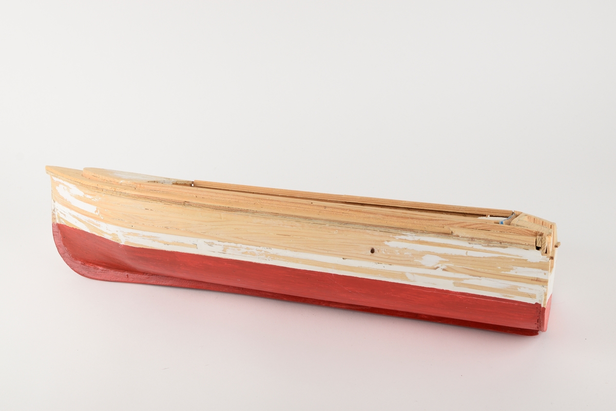 Påbegynt modellbåt, laget av en klient ved institusjonen Bakkebø.
