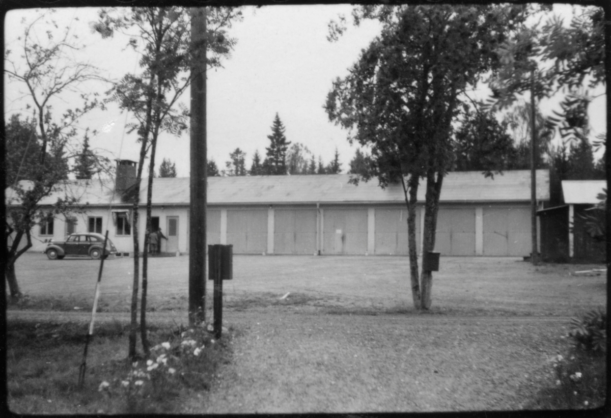 Vägstation AC2, Bjurholm. Vägstationens huvudbyggnad med kontor och garage.