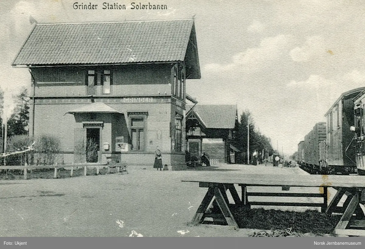 Blandet tog på Grinder stasjon på Solørbanen