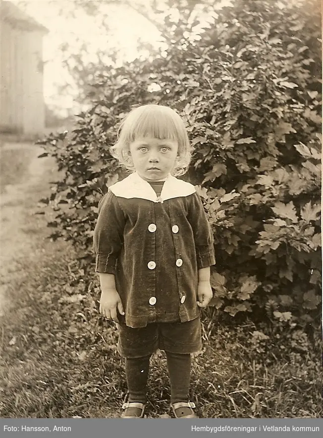Fotografi av oidentifierad pojke.
 
Fröderyds Hembygdsförening